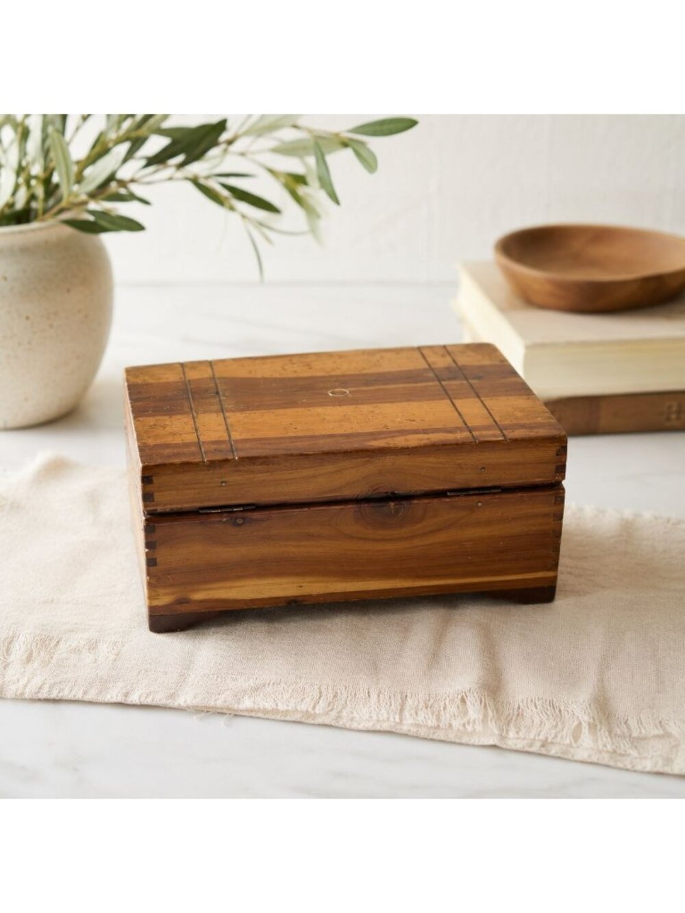 Vintage Wooden Jewelry Box With Hinged Lid & Decorative Inlay 7.5" x 6" x 3.25"